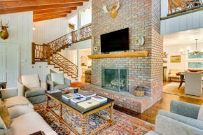 Chic Highlands Cabin Retreat with Deck and Office!